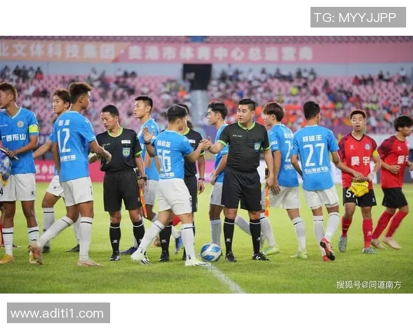 足球传奇亨利莅临茂名与球迷互动分享足球梦想与激情